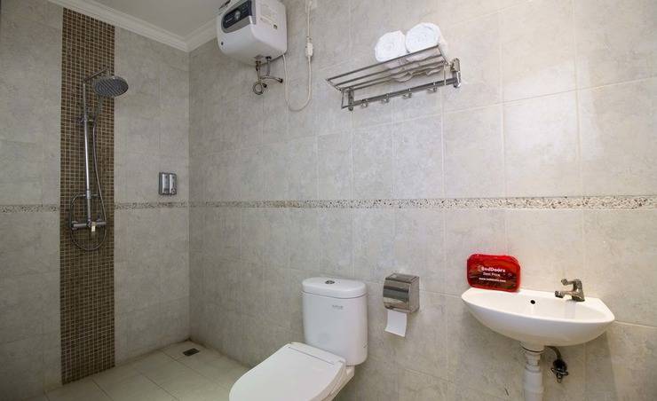  RedDoorz @ Mangga Besar 5 Jakarta - Kamar mandi