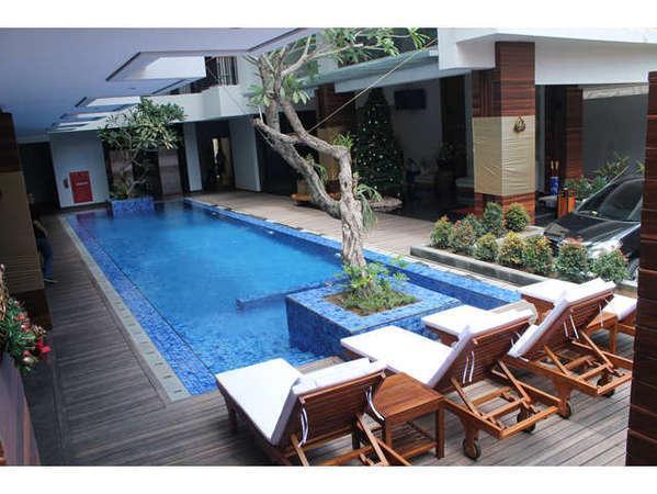  Ping Hotel Seminyak - Kolam Renang