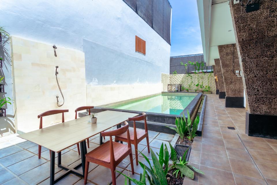 Lega Legi Town House