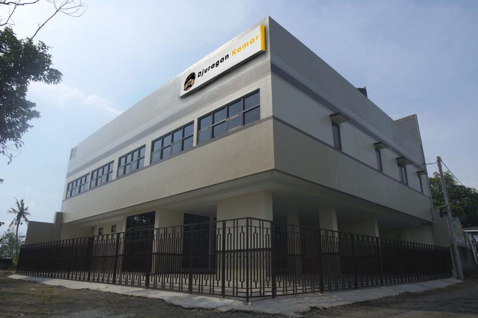 Djuragan Kamar Teduh