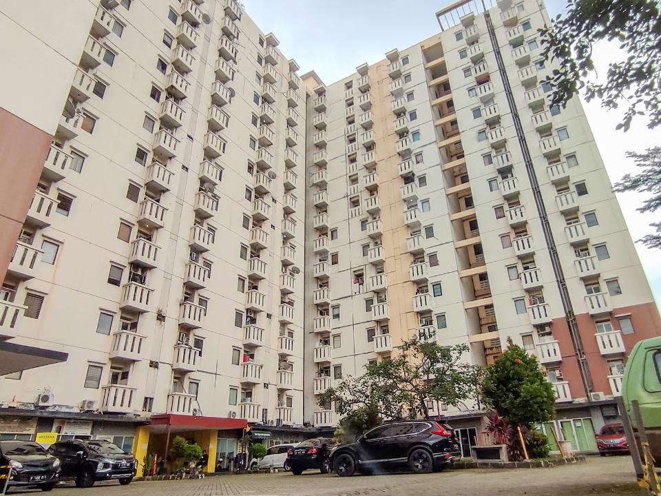 Lily's Room at Apartment Cibubur Village