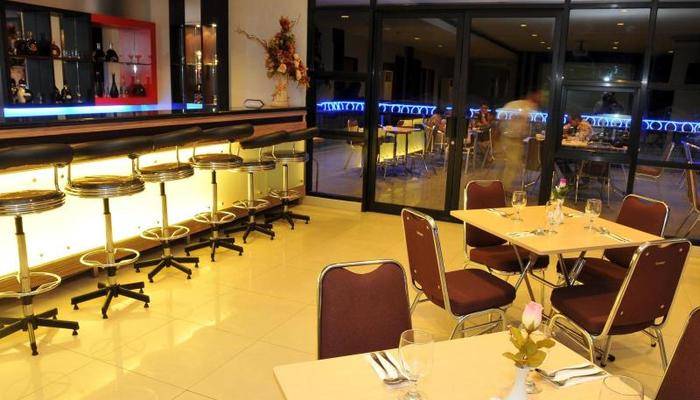  Aston Ketapang City Hotel Pontianak - bar