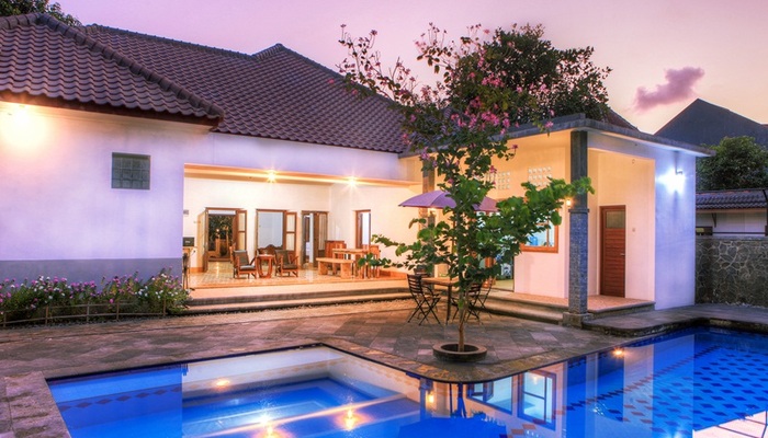  Maharani Villa Yogyakarta - Pool