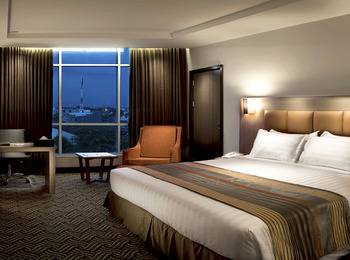 Cavinton Hotel Yogyakarta - Deluxe Room With Breakfast ALL YEAR DISCOUNT RBF