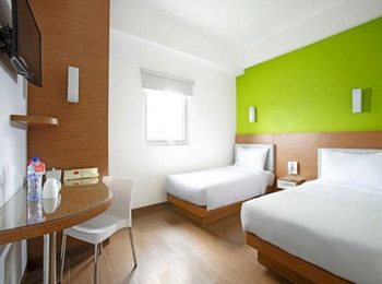 Amaris Hotel Ponorogo - Smart Room Twin Regular Plan