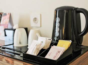 Swiss-Belinn Tunjungan Surabaya - Deluxe Queen Room Only