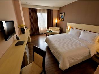 Hotel California Bandung - Deluxe Room Room Breakfast
