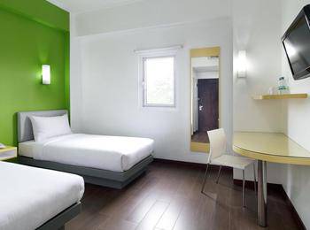 Amaris Pekanbaru - Smart Room Twin Offer Last Minute Deal
