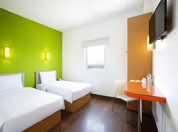 Amaris Hotel Citra Raya Tangerang - Smart Twin Room Regular Plan