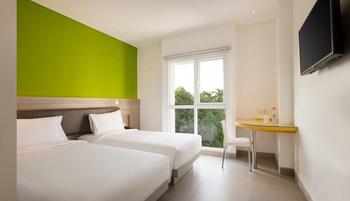Amaris Hotel Bintoro Surabaya - Smart Room Twin Offer Last Minute Deal