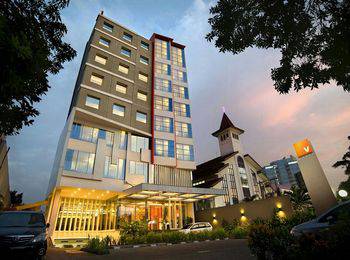 V Hotel Tebet Jakarta