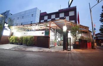 Mine Home Hotel Cihampelas