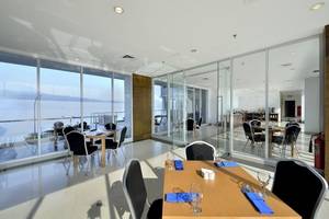  Whiz Prime Megamas Manado - Restaurant