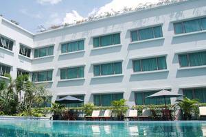  Aston Tropicana Bandung - Kolam Renang