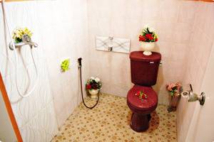 Nitada Premier Yogyakarta Yogyakarta - Kamar mandi